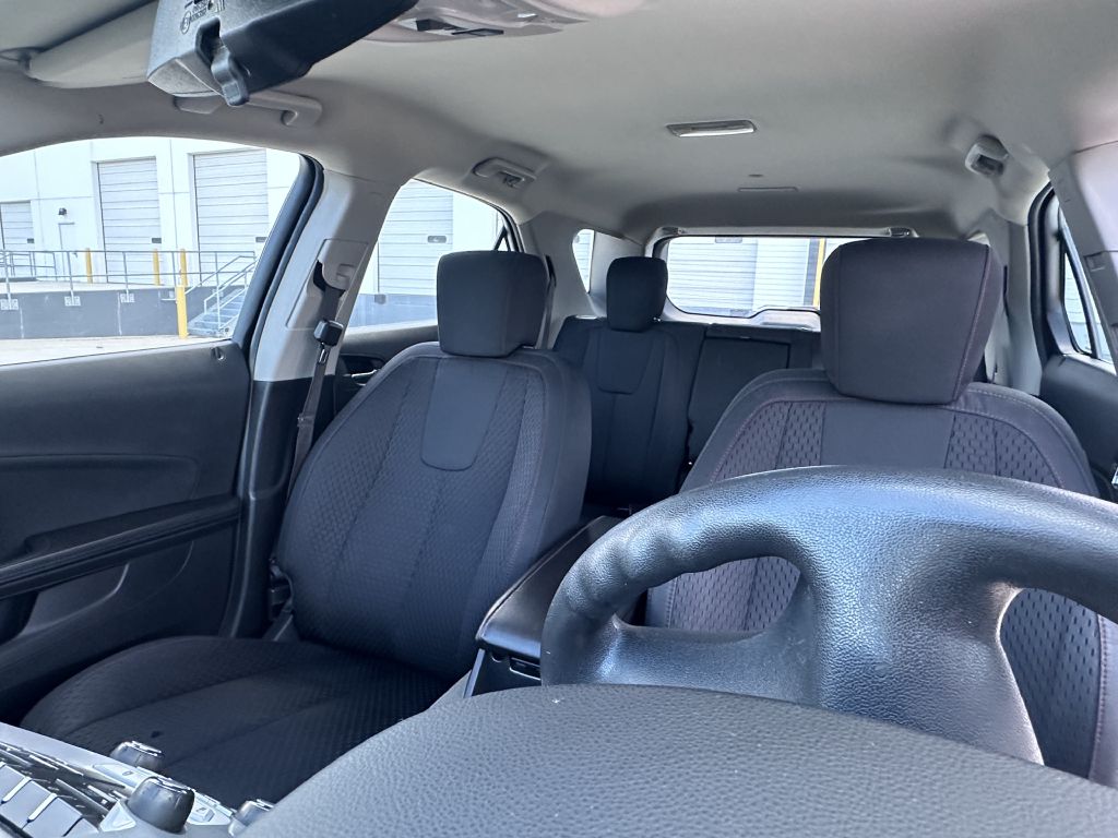 Photo 17 of this CHEVROLET EQUINOX