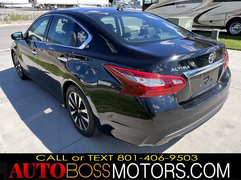 Photo 6 of this NISSAN ALTIMA