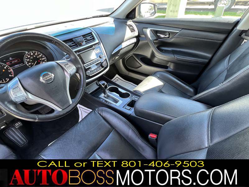 Photo 10 of this NISSAN ALTIMA