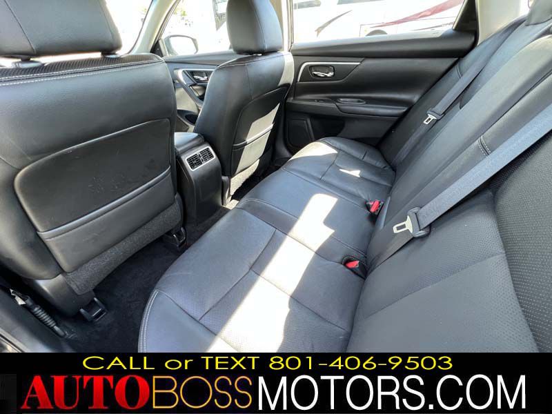 Photo 11 of this NISSAN ALTIMA