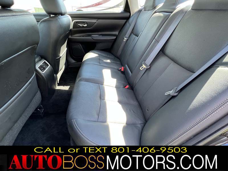 Photo 12 of this NISSAN ALTIMA