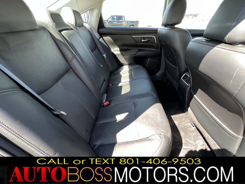 Photo 14 of this NISSAN ALTIMA