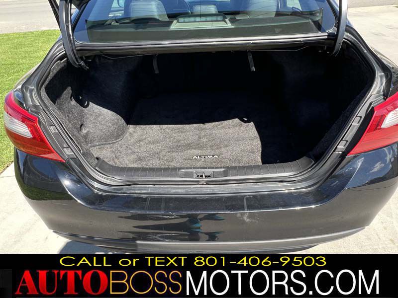 Photo 18 of this NISSAN ALTIMA