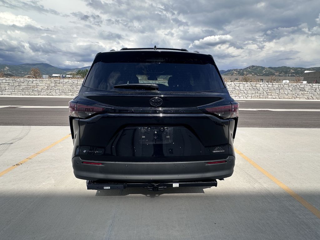 Photo 5 of this TOYOTA SIENNA