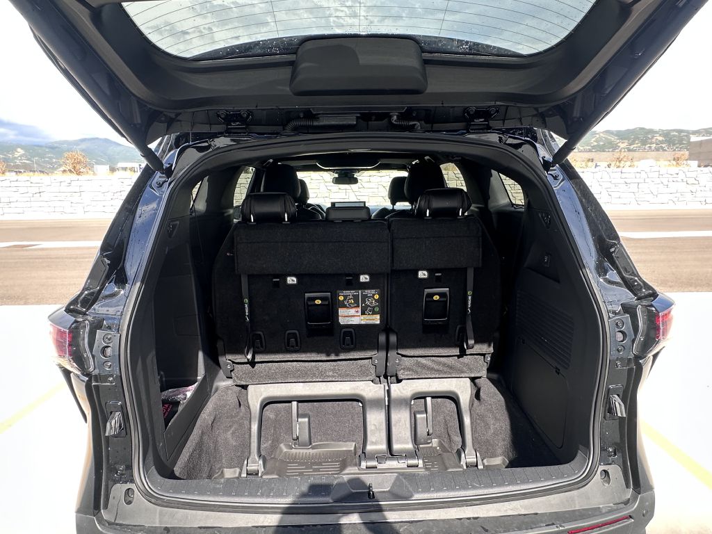 Photo 12 of this TOYOTA SIENNA