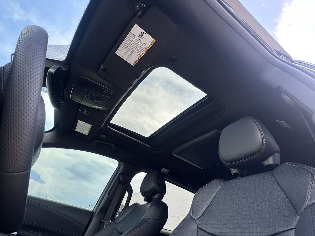 Photo 24 of this TOYOTA SIENNA