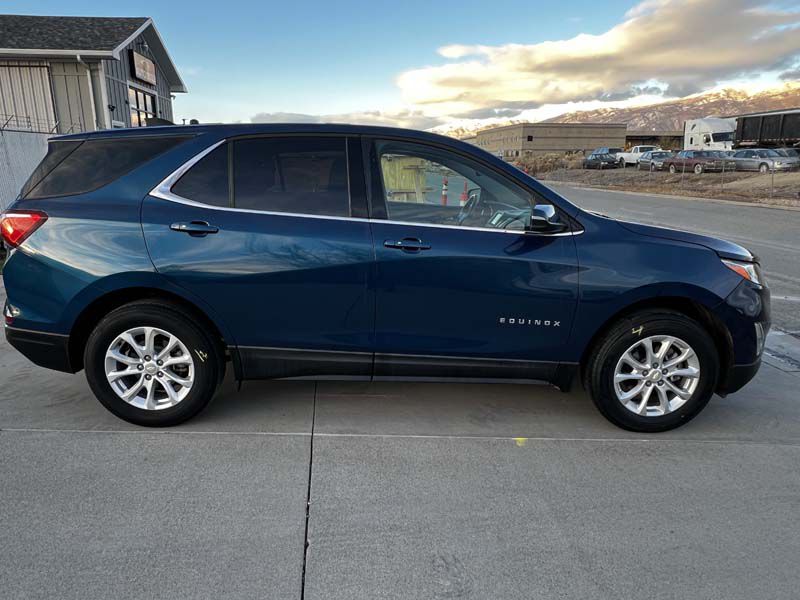 Photo 3 of this CHEVROLET EQUINOX