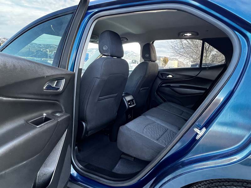 Photo 14 of this CHEVROLET EQUINOX