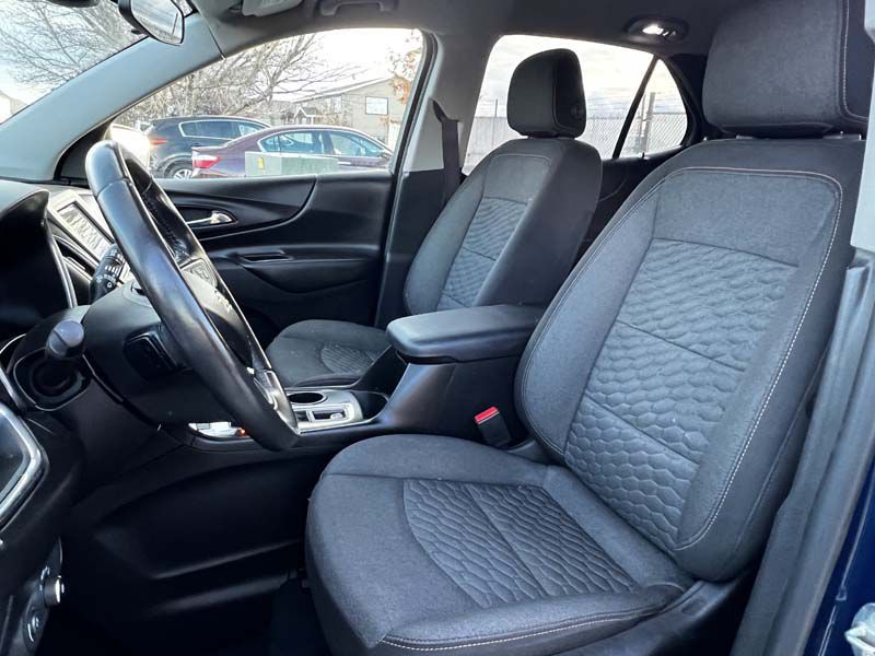 Photo 21 of this CHEVROLET EQUINOX