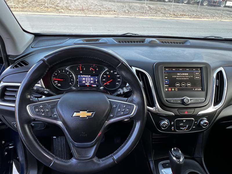 Photo 23 of this CHEVROLET EQUINOX