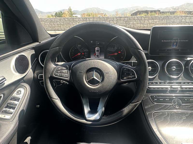 Photo 5 of this MERCEDES-BENZ C-CLASS