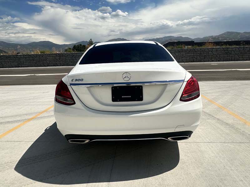 Photo 11 of this MERCEDES-BENZ C-CLASS