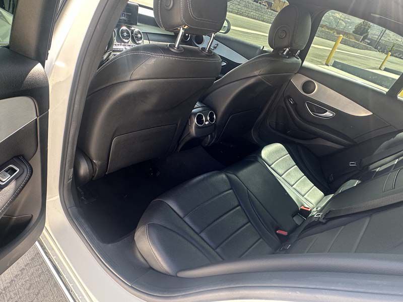Photo 16 of this MERCEDES-BENZ C-CLASS