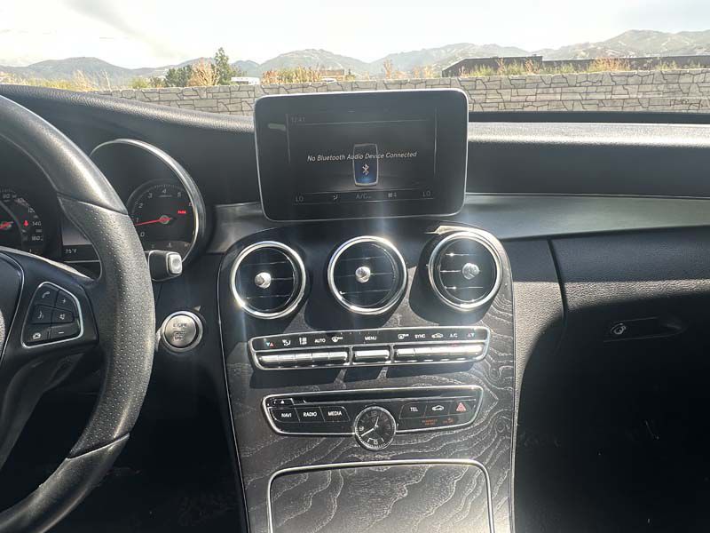 Photo 18 of this MERCEDES-BENZ C-CLASS