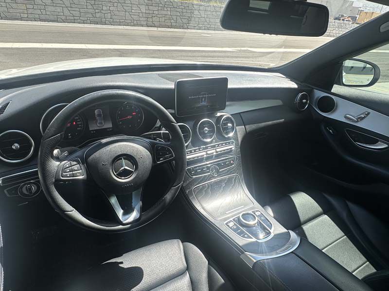 Photo 20 of this MERCEDES-BENZ C-CLASS