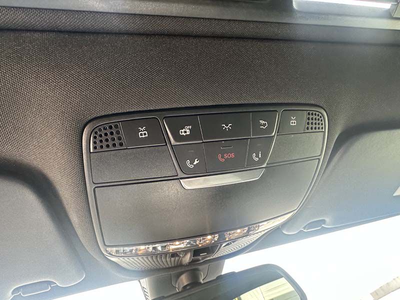 Photo 26 of this MERCEDES-BENZ C-CLASS