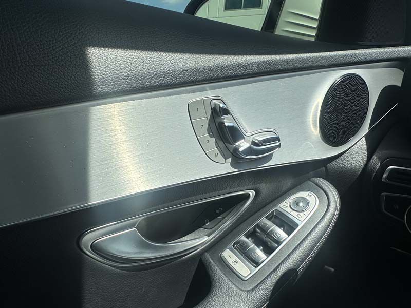 Photo 27 of this MERCEDES-BENZ C-CLASS