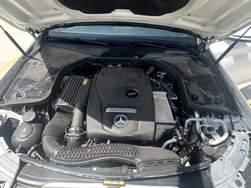 Photo 31 of this MERCEDES-BENZ C-CLASS