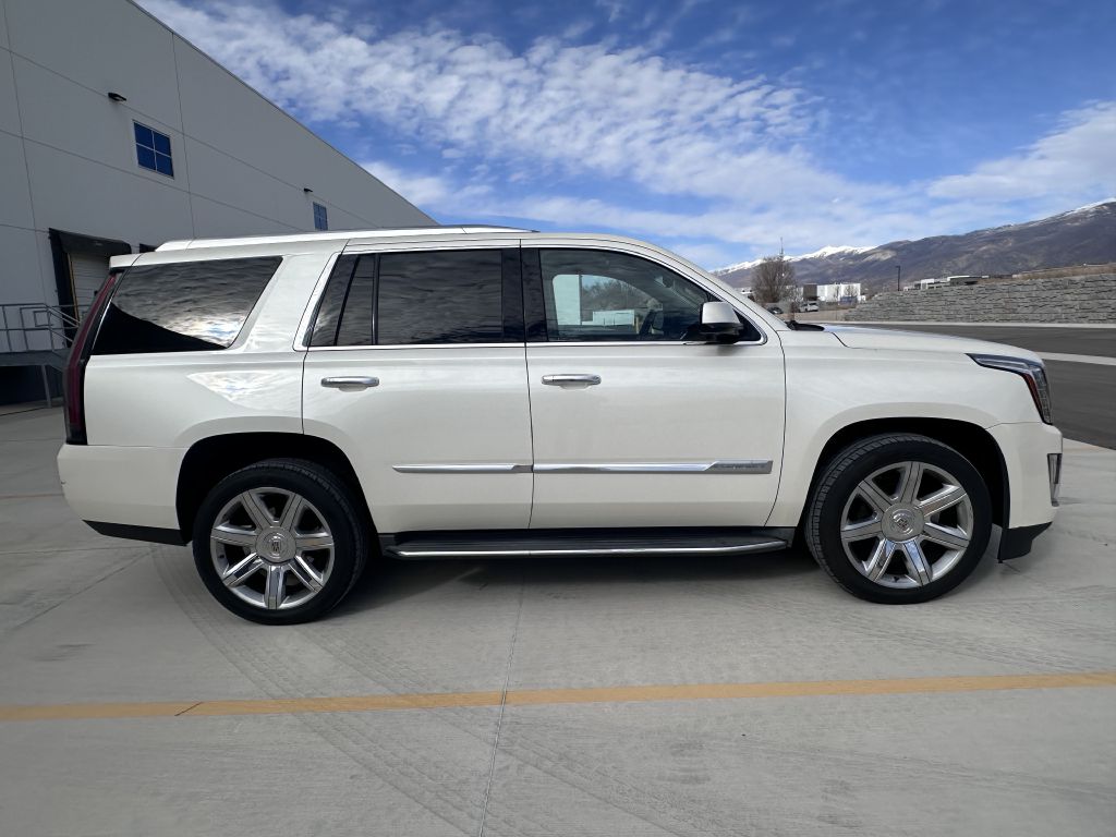 Photo 3 of this CADILLAC ESCALADE