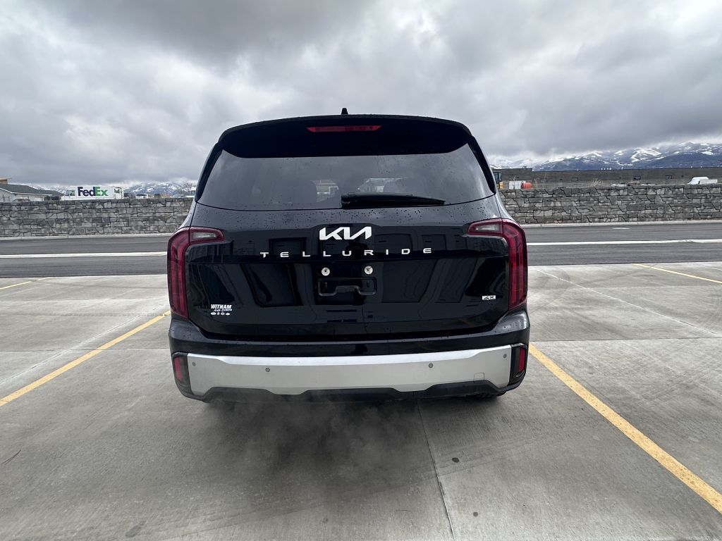 Photo 5 of this KIA TELLURIDE