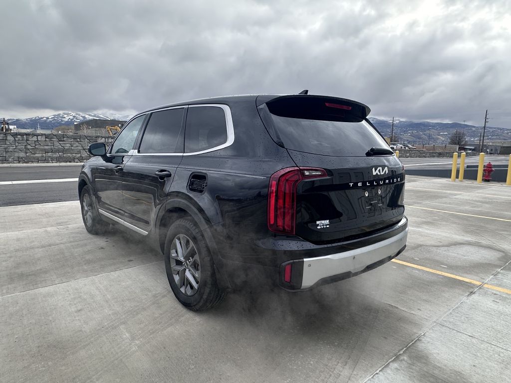 Photo 6 of this KIA TELLURIDE