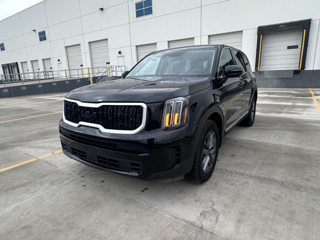 Photo 8 of this KIA TELLURIDE