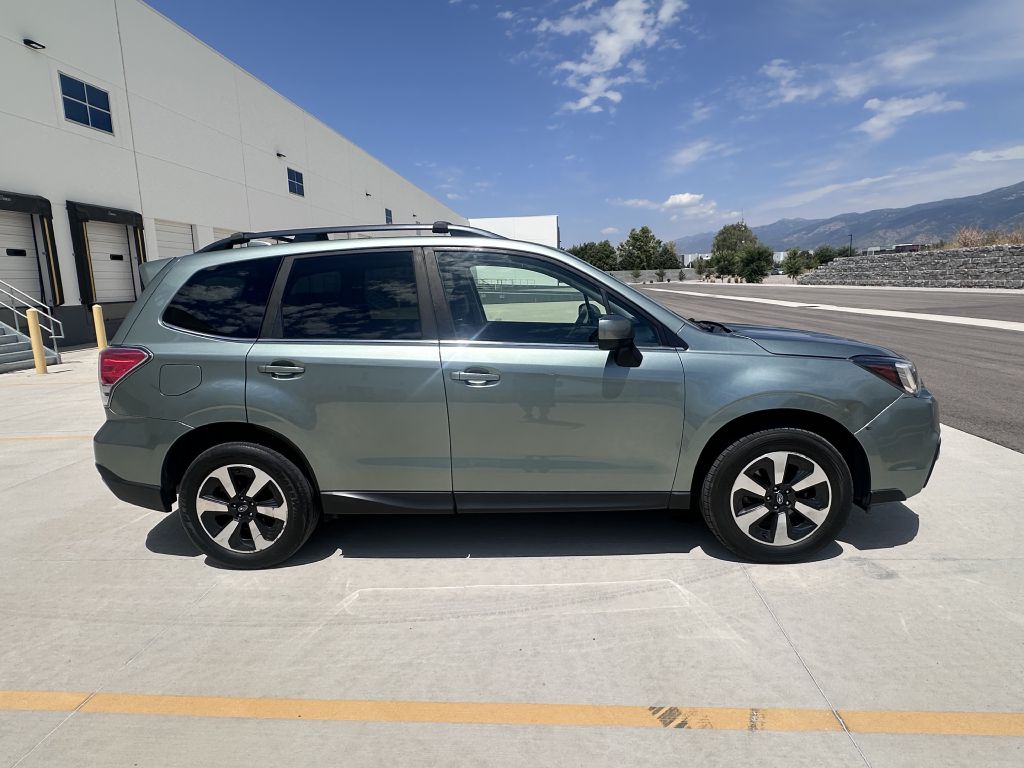 Photo 3 of this SUBARU FORESTER