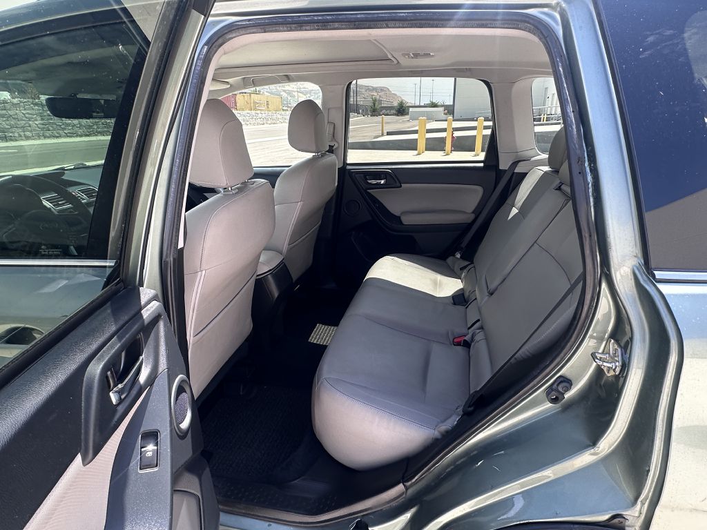 Photo 12 of this SUBARU FORESTER