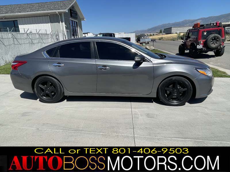 Photo 2 of this NISSAN ALTIMA