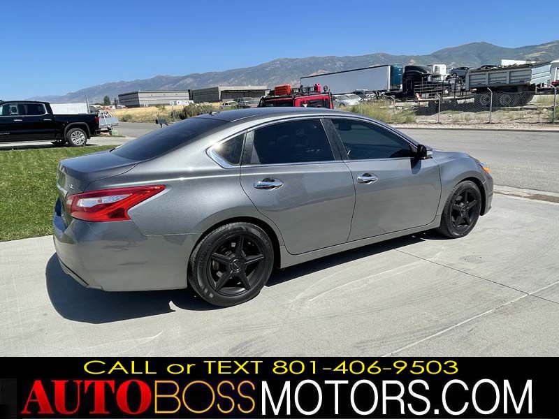Photo 3 of this NISSAN ALTIMA