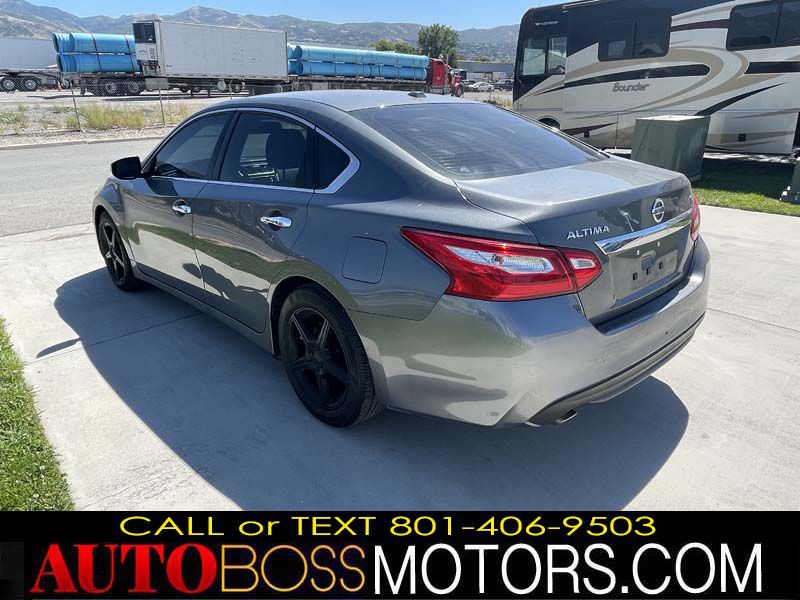 Photo 5 of this NISSAN ALTIMA