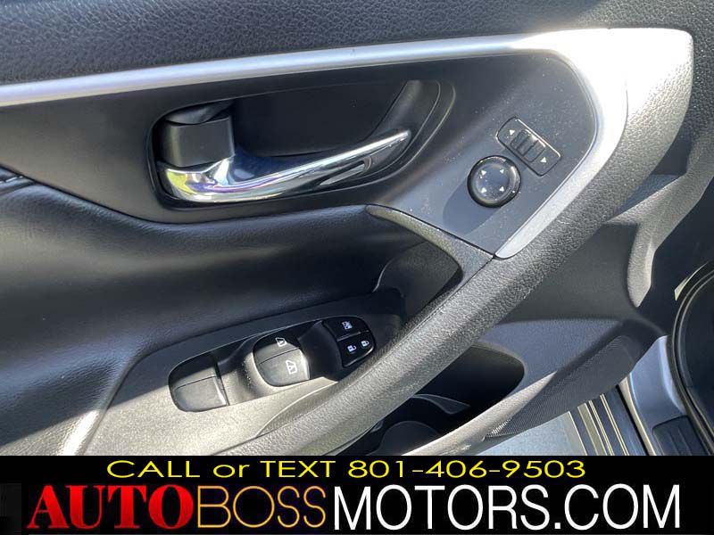 Photo 11 of this NISSAN ALTIMA