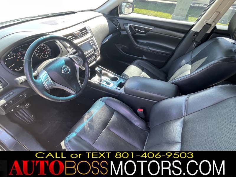 Photo 12 of this NISSAN ALTIMA