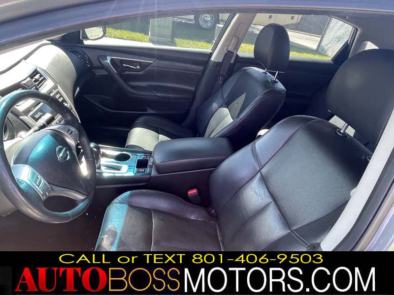 Photo 13 of this NISSAN ALTIMA