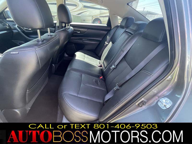 Photo 15 of this NISSAN ALTIMA