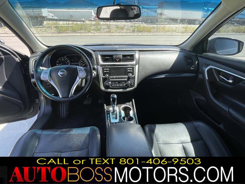 Photo 16 of this NISSAN ALTIMA