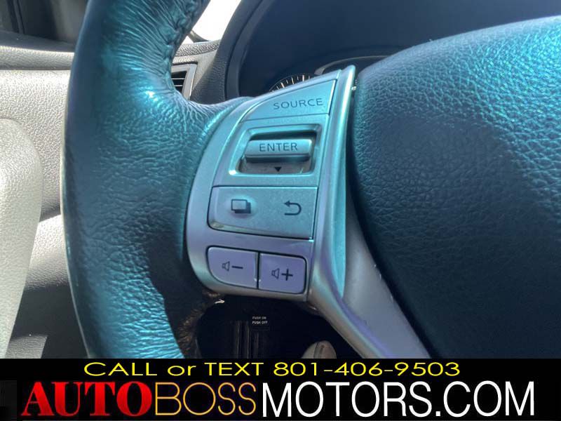 Photo 23 of this NISSAN ALTIMA