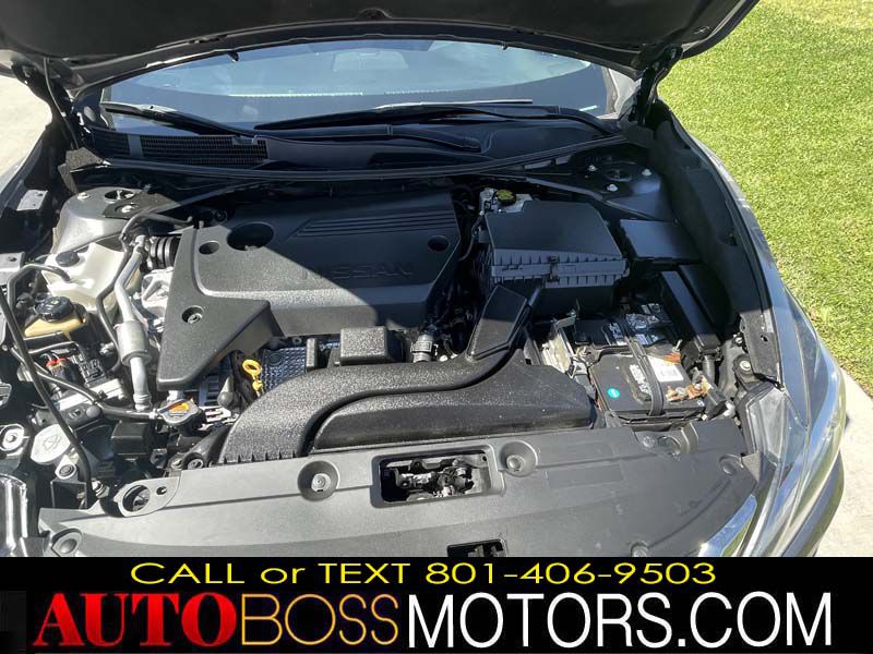 Photo 29 of this NISSAN ALTIMA
