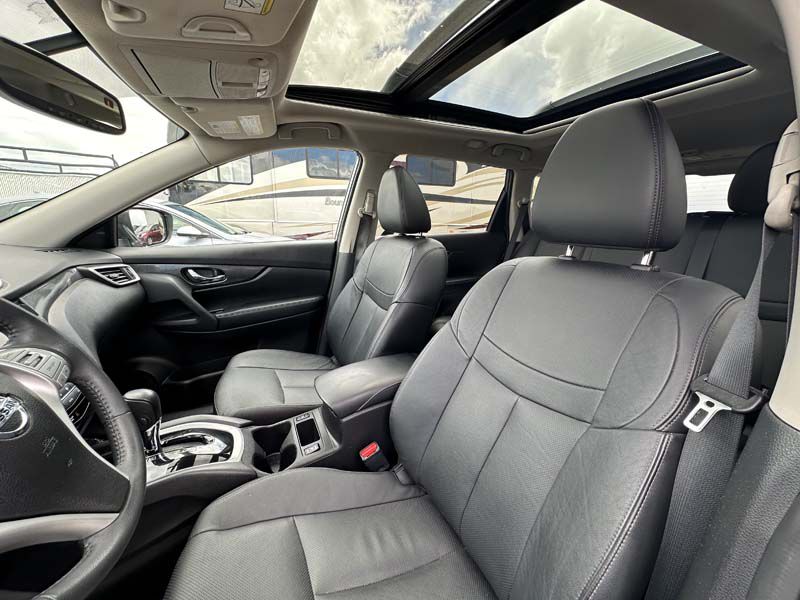Photo 9 of this NISSAN ROGUE