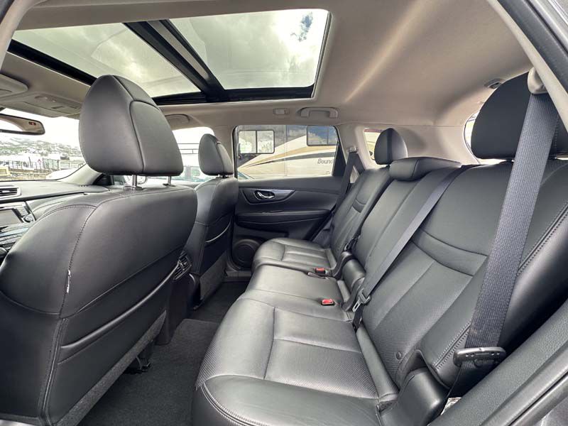 Photo 13 of this NISSAN ROGUE