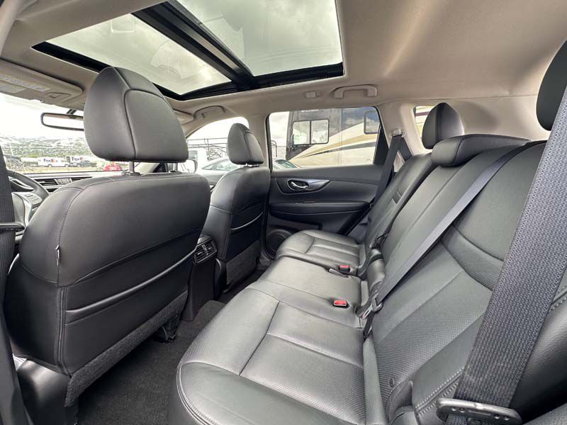 Photo 14 of this NISSAN ROGUE