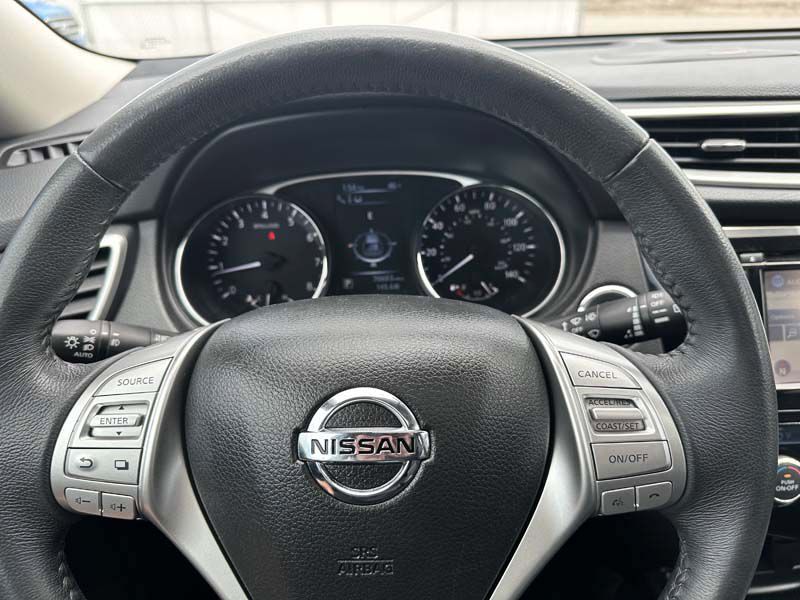 Photo 17 of this NISSAN ROGUE