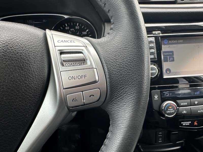 Photo 24 of this NISSAN ROGUE