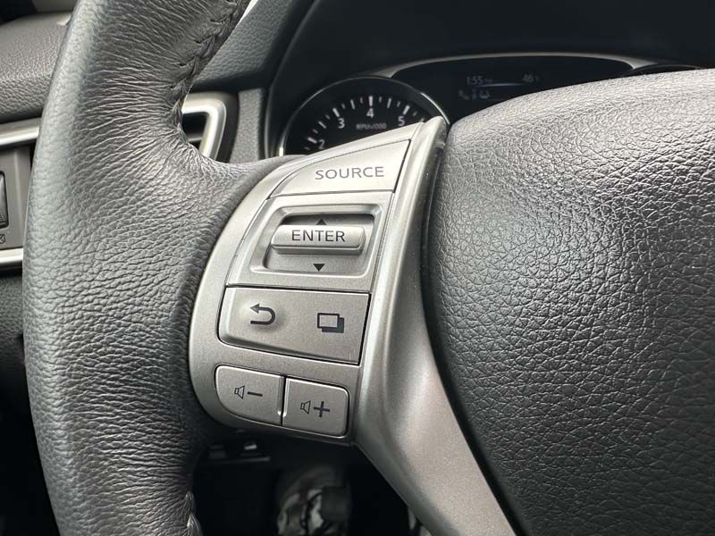 Photo 25 of this NISSAN ROGUE