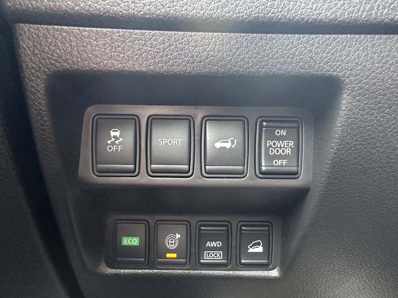 Photo 26 of this NISSAN ROGUE