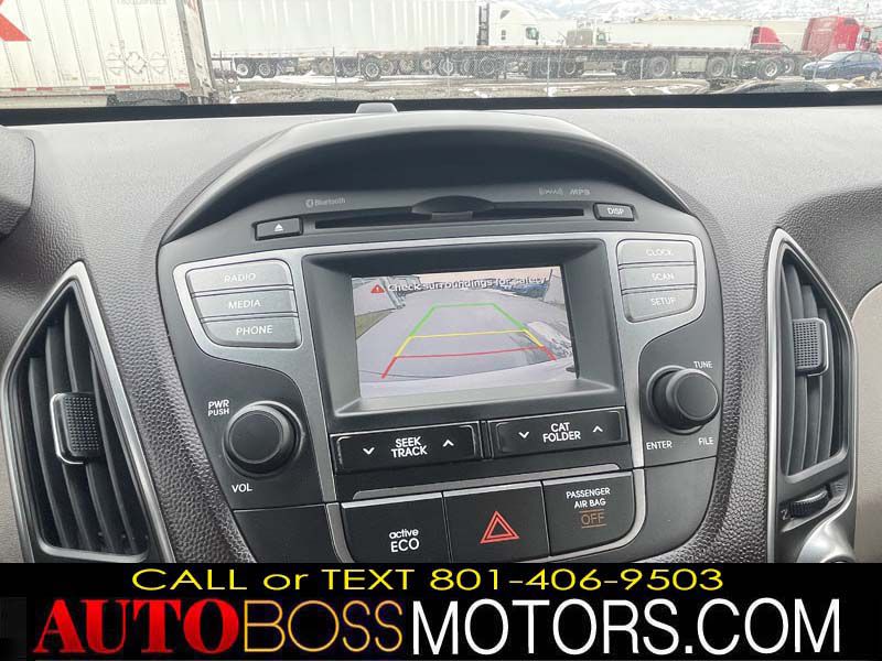 Photo 11 of this HYUNDAI TUCSON