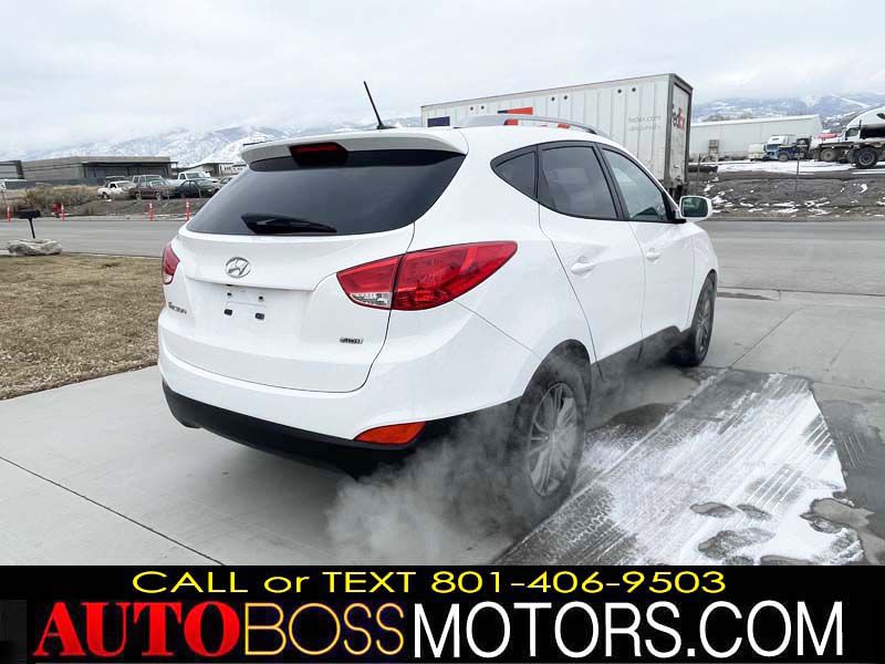 Photo 16 of this HYUNDAI TUCSON