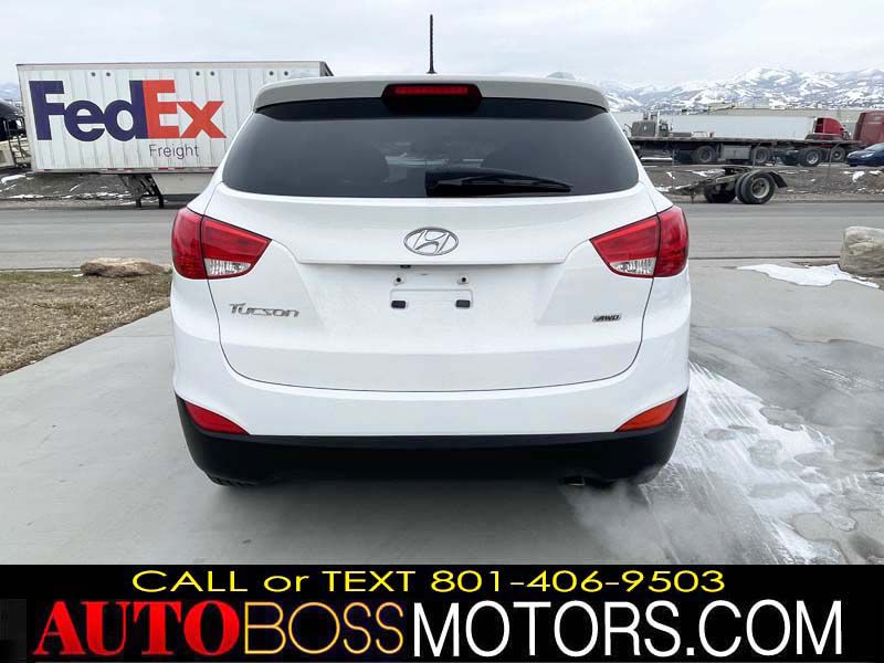 Photo 17 of this HYUNDAI TUCSON