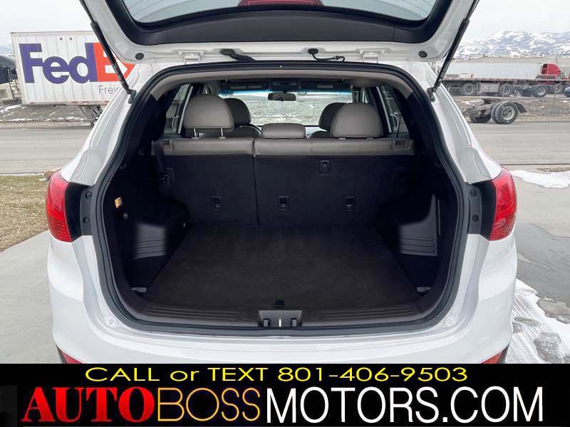 Photo 22 of this HYUNDAI TUCSON
