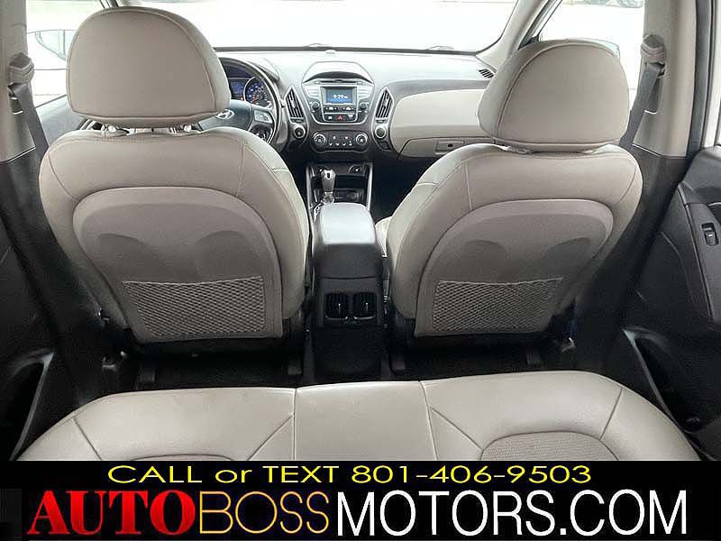 Photo 23 of this HYUNDAI TUCSON